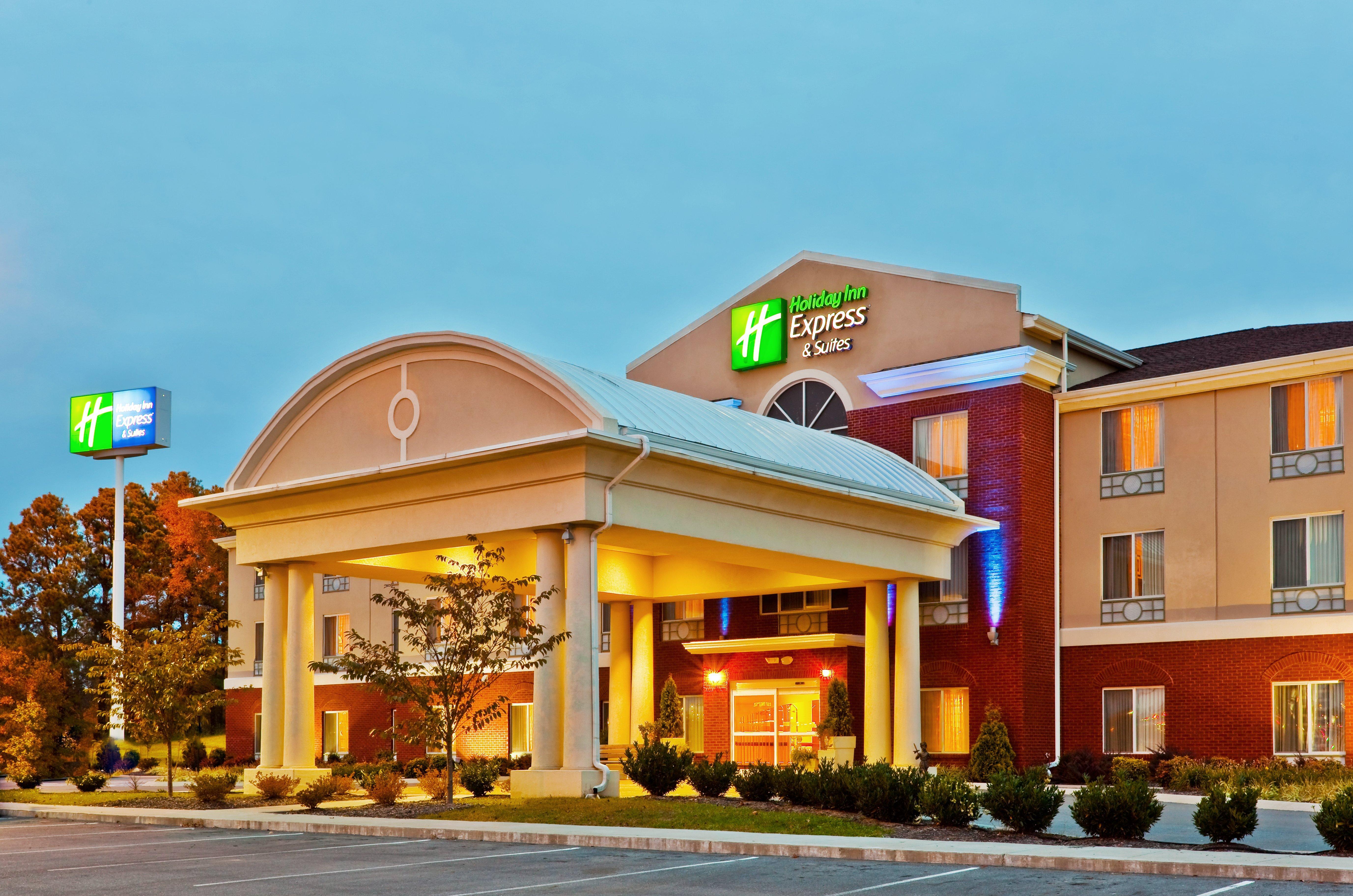 Holiday Inn Express Hotel & Suites Dickson, An Ihg Hotel Exterior foto
